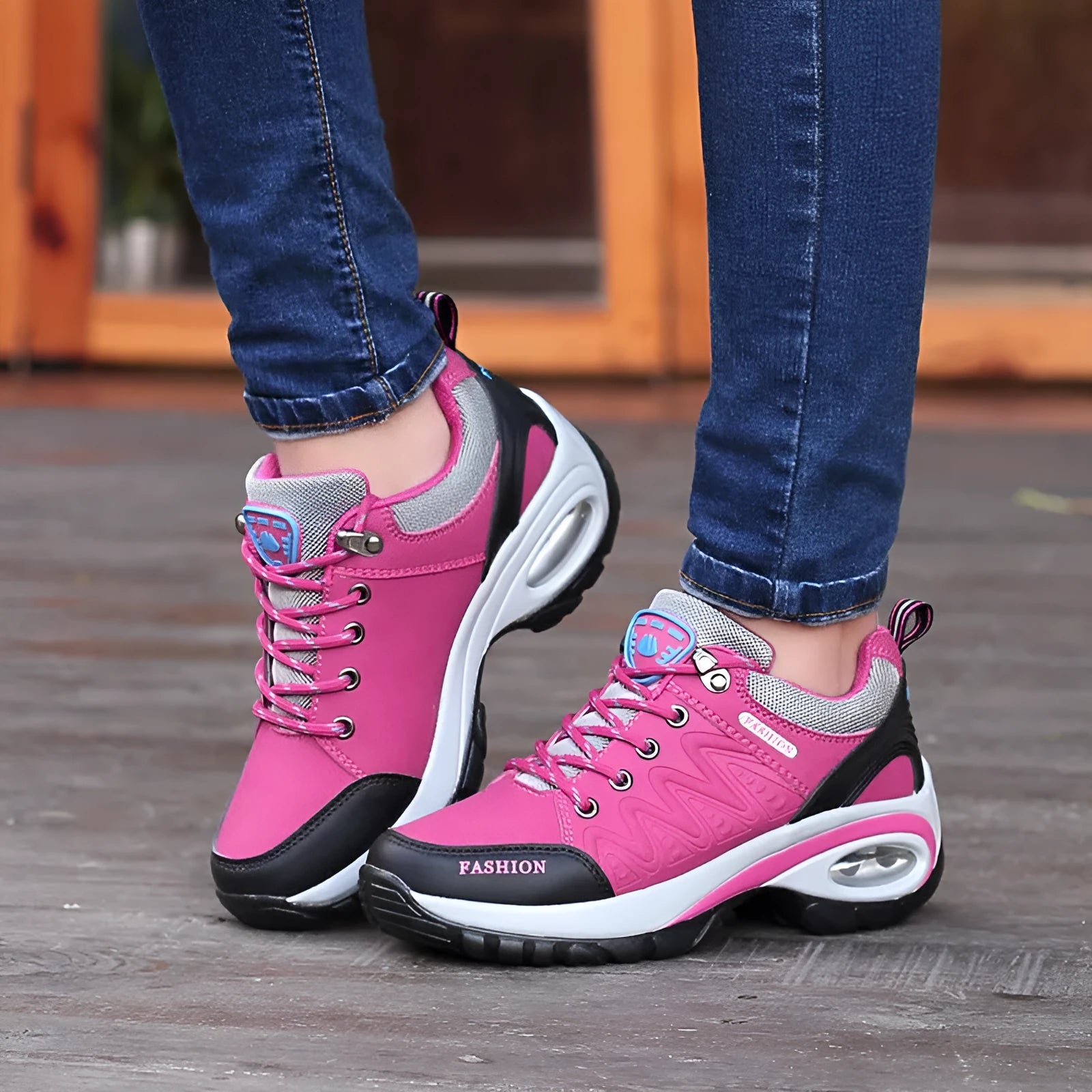 Non-slip waterproof hiking shoes with synthetic leather upper and mesh lining