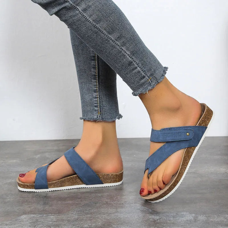 Flat toe ring thick-soled flip-flops in a solid colour with a foam sole and artificial PU upper.