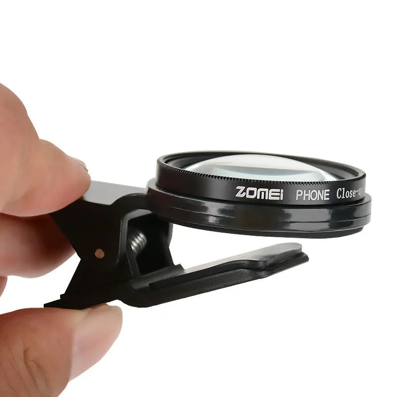 Smartphone macro lens with 12.5x magnification and universal clip mount for close-up photography