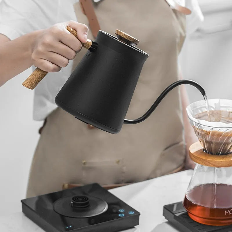 Intelligent temperature controlled electric kettle in cream white retro style for hand brewed coffee