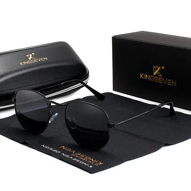 Classic round sunglasses for men with a retro frame in gun grey colour with UV400 lenses