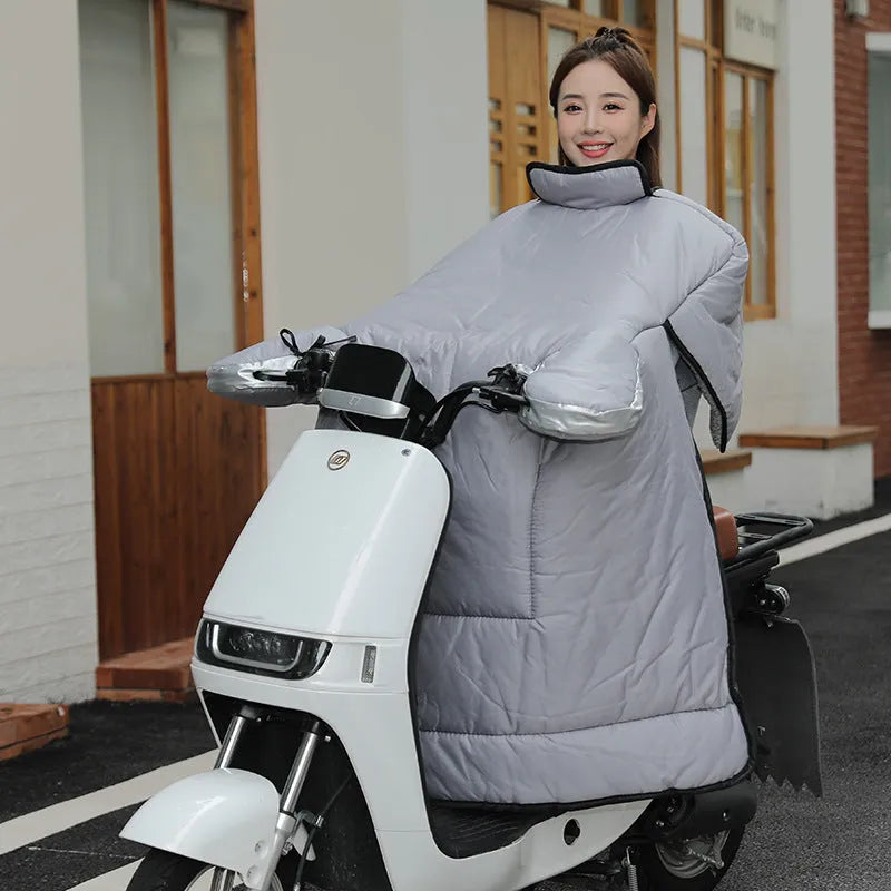Fleece-lined thickened Oxford cloth windshield for tricycle or motorcycle, colour Bear pattern, integrated shape