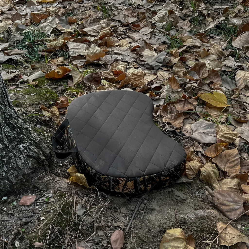 Portable camping camouflage thickened cushion made of Oxford cloth, size 40x29x7 cm, in Black New Reed camouflage colour