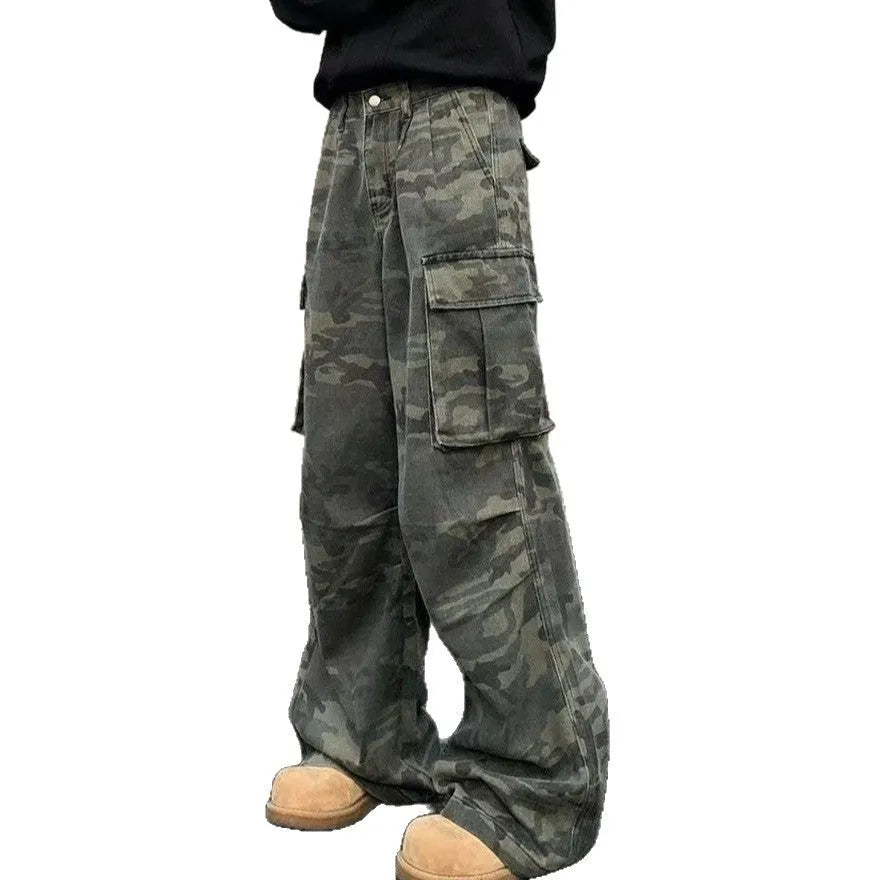 American Vintage cargo pants in washed camouflage colour with multiple pockets and a mid-waist fit.