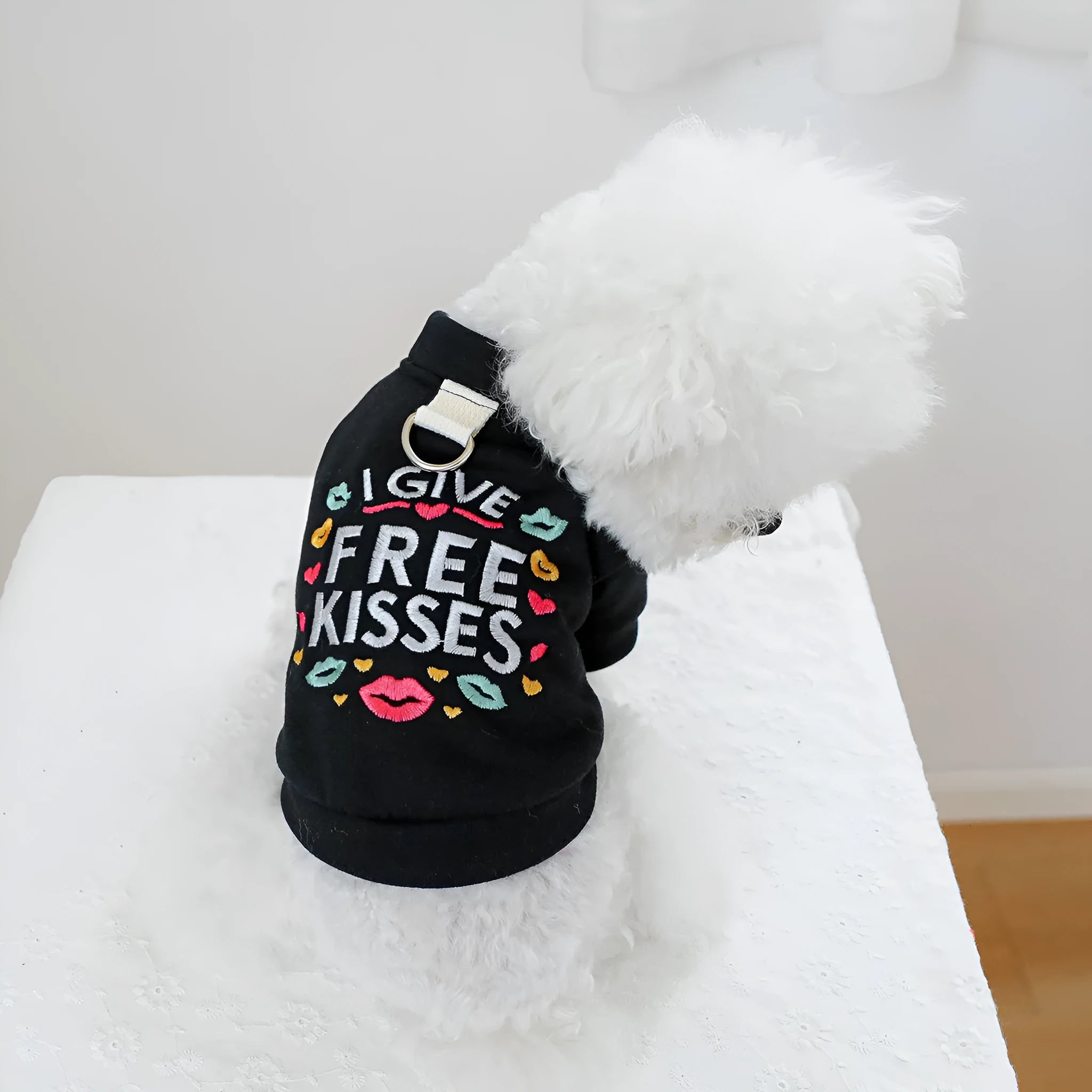 Casual pet sweater with kiss pattern design for dogs and cats in autumn winter wear