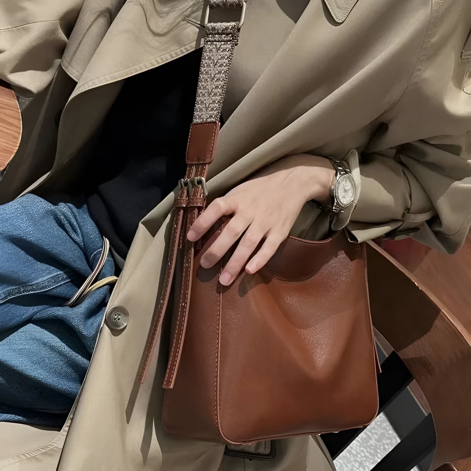 Women's leather shoulder messenger bag in square vertical shape with multiple compartments