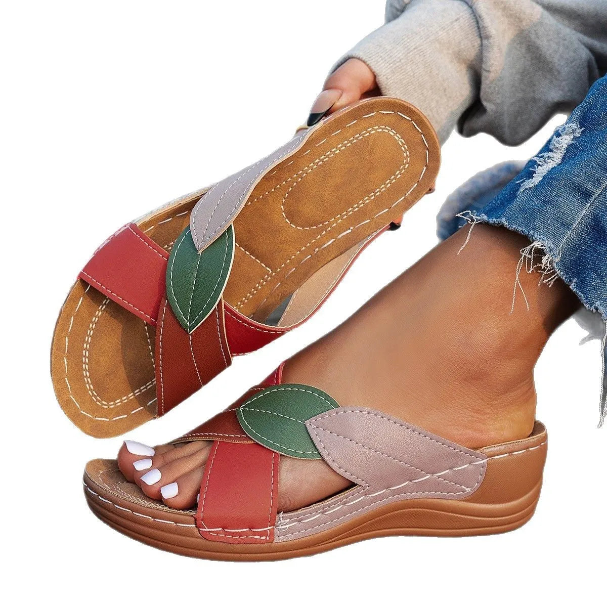 Women's thick-soled peep-toe slippers with cross-strap design in artificial PU material