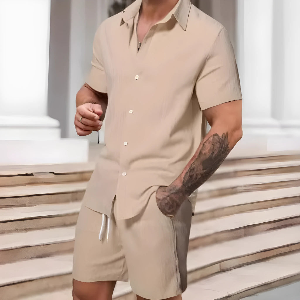 Men's striped printed casual suit set with short sleeve shirt and matching shorts in street style