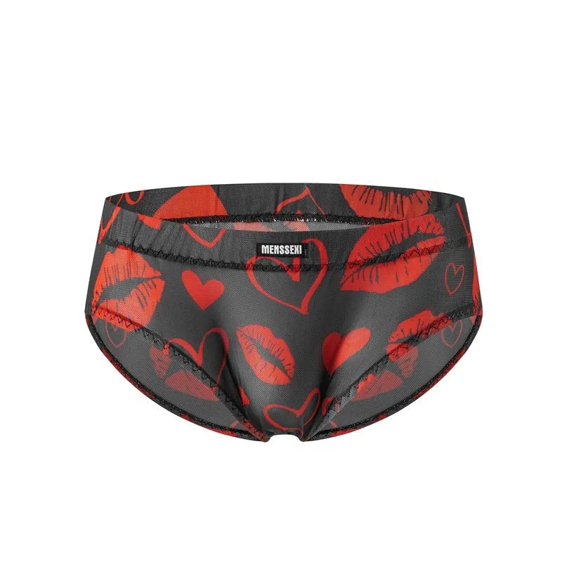 Men's low waist briefs in a printed design made from soft knitted polyester fabric.