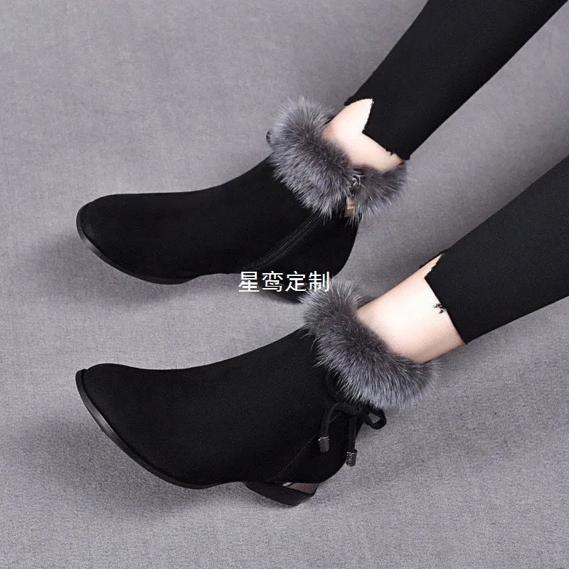 Women's fleece lined round toe short boots in black, side zipper, low heel, solid colour