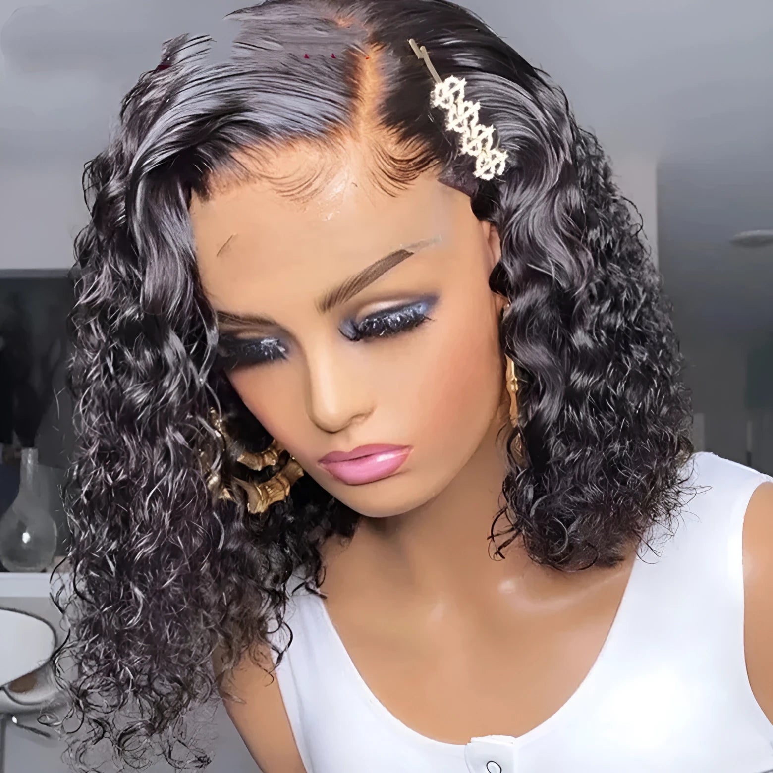 Short Brazilian human hair curly bob wig with lace front, 10A quality, natural black colour