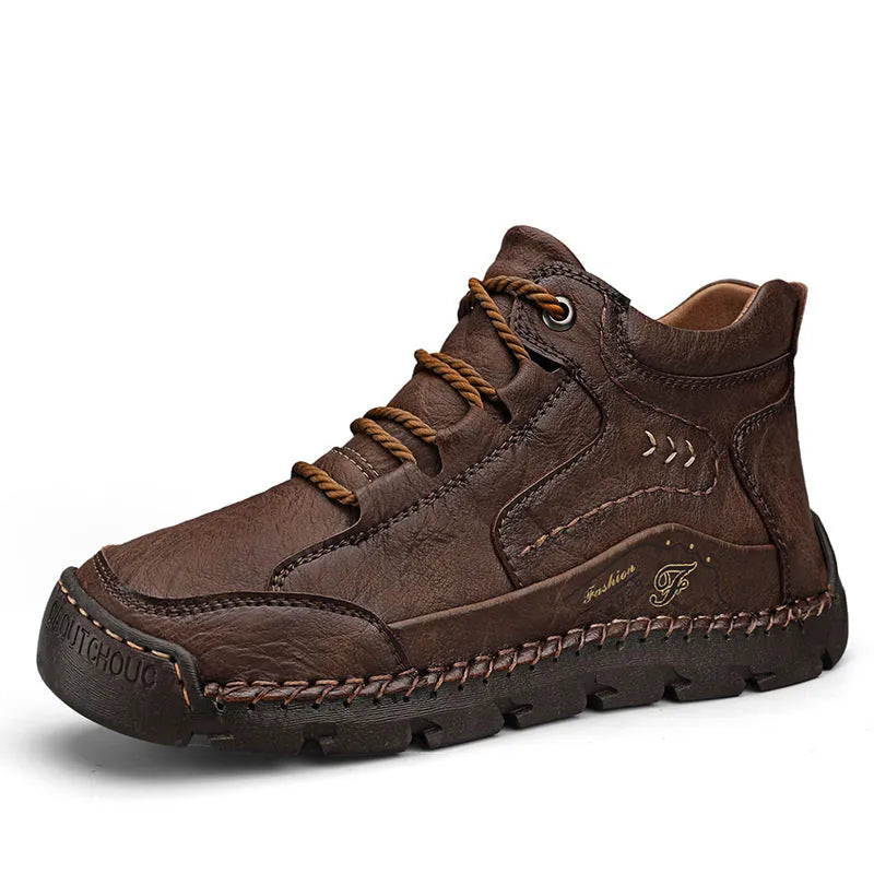 Men's fleece-lined mid-top PU leather casual shoes in black with non-slip stitched sole