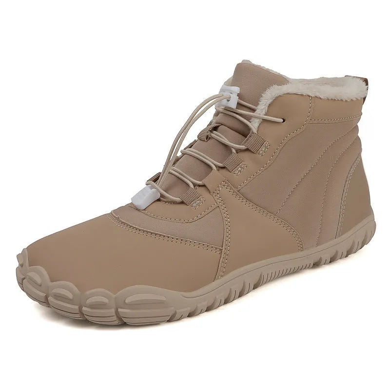 Unisex round-toe lace-up snow boots in black on a wet surface, showcasing the rubber sole tread.