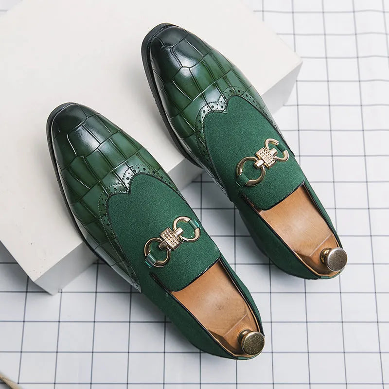 Men's Korean-style business casual shoes with pointed toe design and sewing line detailing