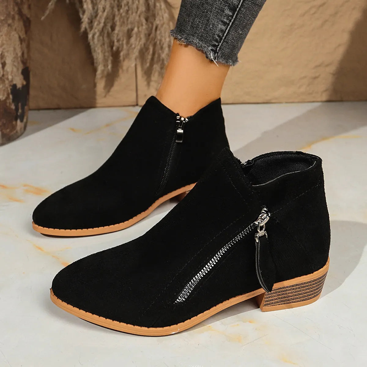 Suede women's ankle boots with side zipper, pointed toe, rubber sole, in black, brown, grey, red, beige, orange, dark blue, sky blue, purplish red.