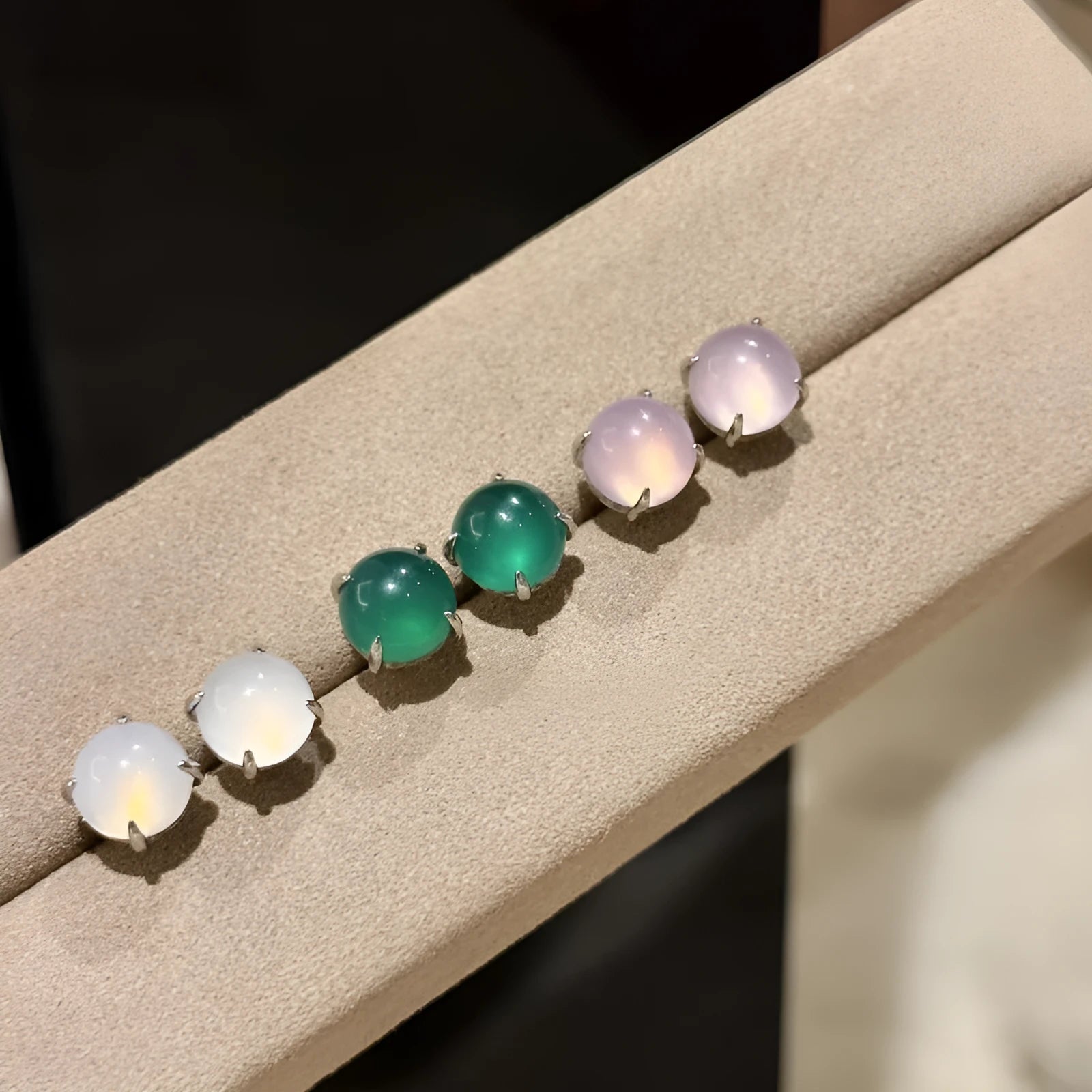 Chinese style retro chalcedony earrings with round egg stones in four claw copper settings