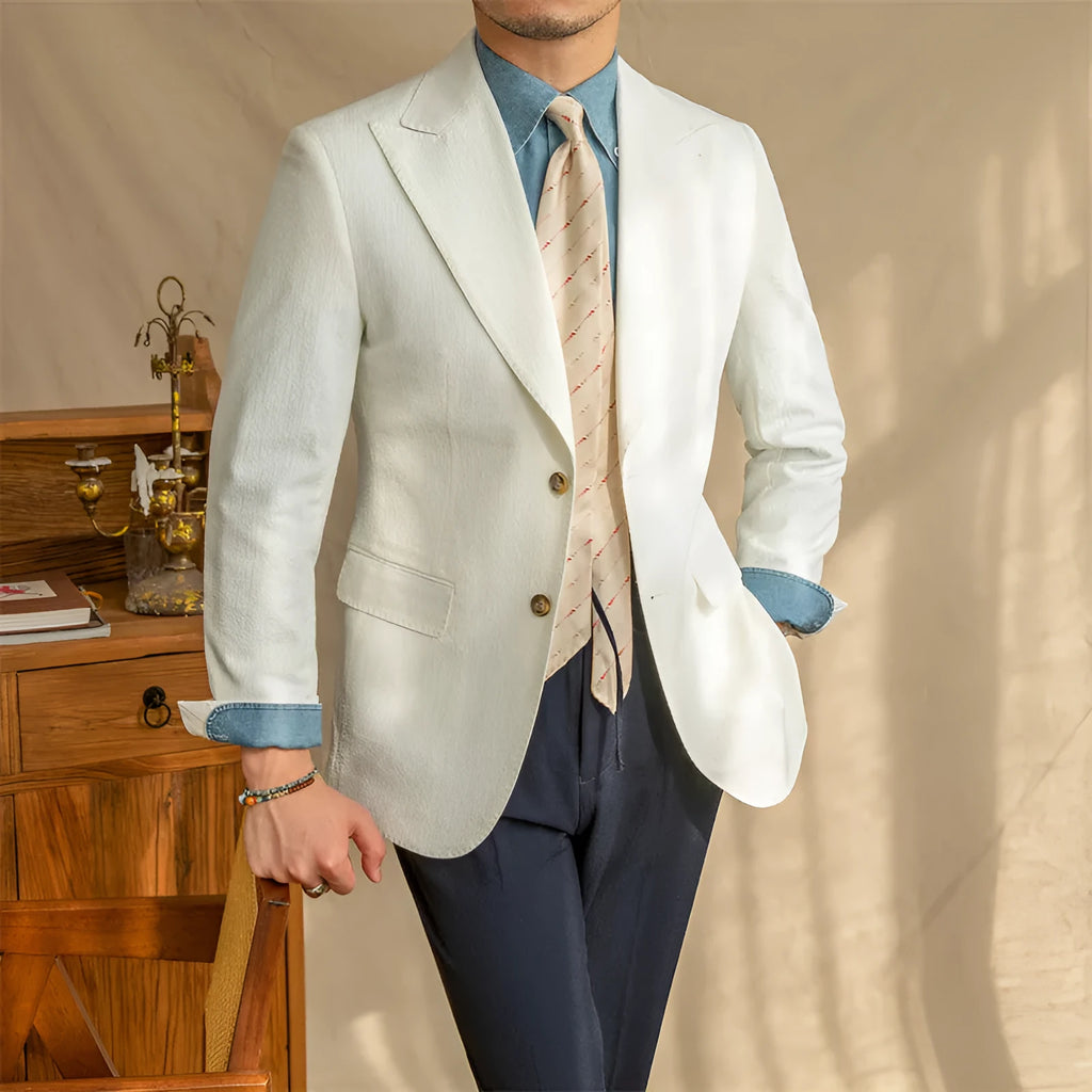 Half-lined seersucker gun lapel jacket in white cyan with double-breasted front