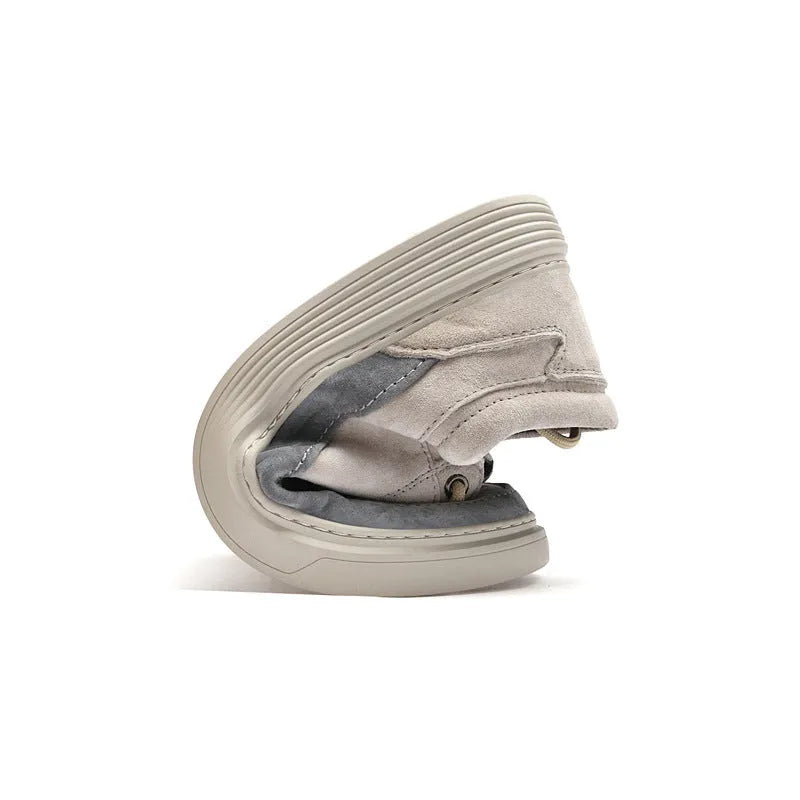 Men's grey casual skate shoes with pigskin upper and rubber sole
