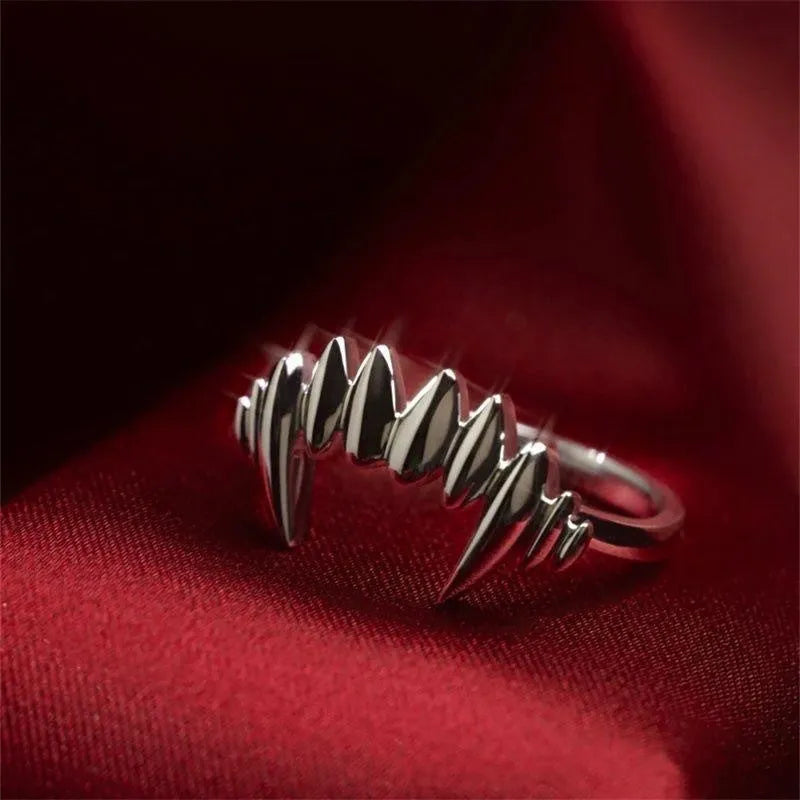 Silver creative vampire split open ring with adjustable opening, women's retro zinc alloy design