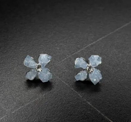Galvanised geometric Chinese-style earrings with petal elements in zinc alloy