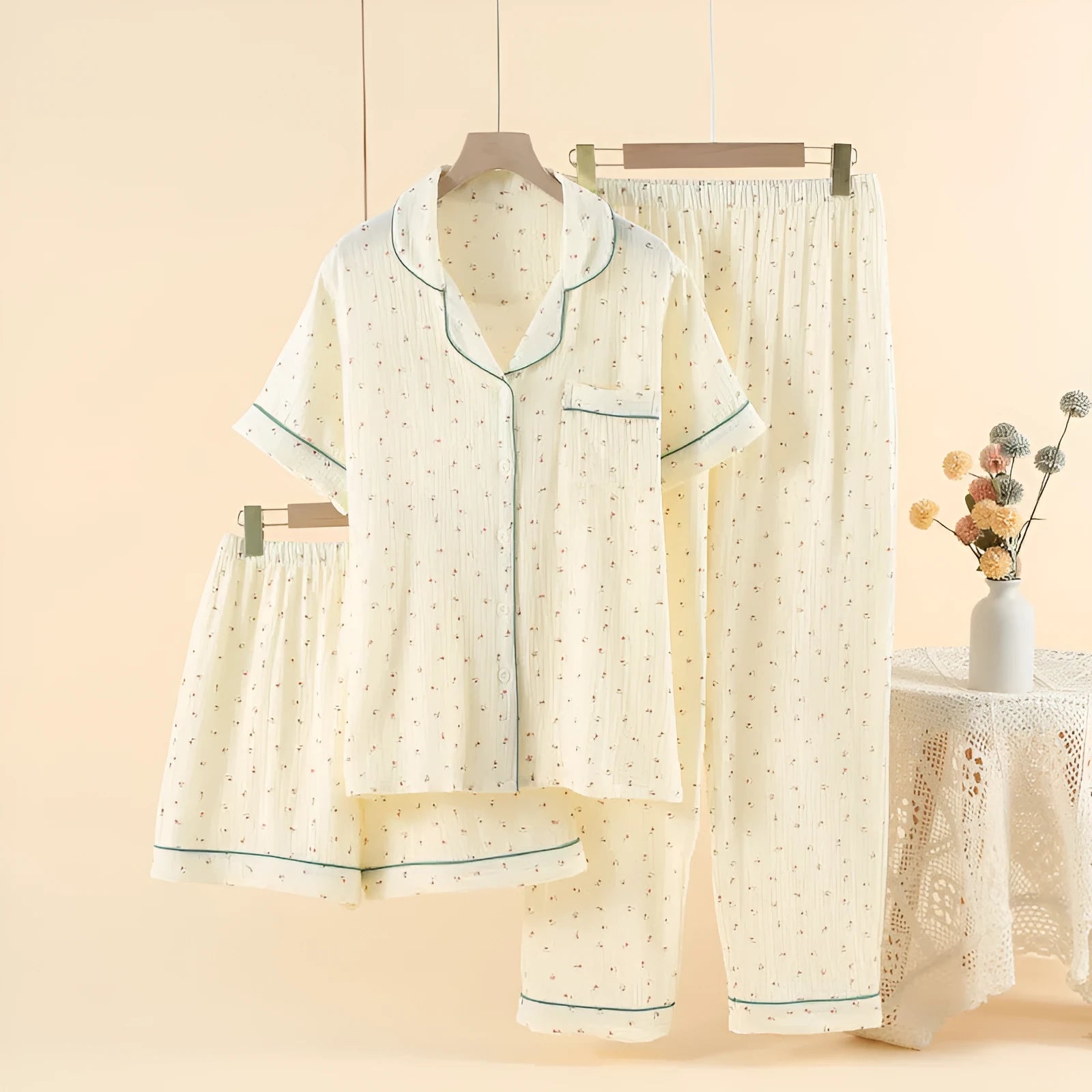 Garden gold cotton three-piece pyjama set with lapel collar and three-quarter sleeves