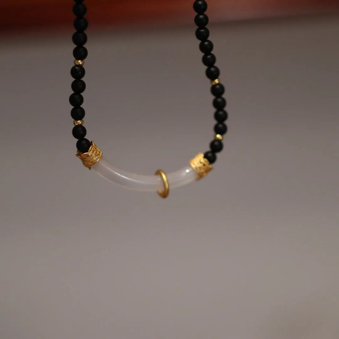 Natural frosted black agate white chalcedony necklace with 925 silver pendant and U-shaped Chinese design