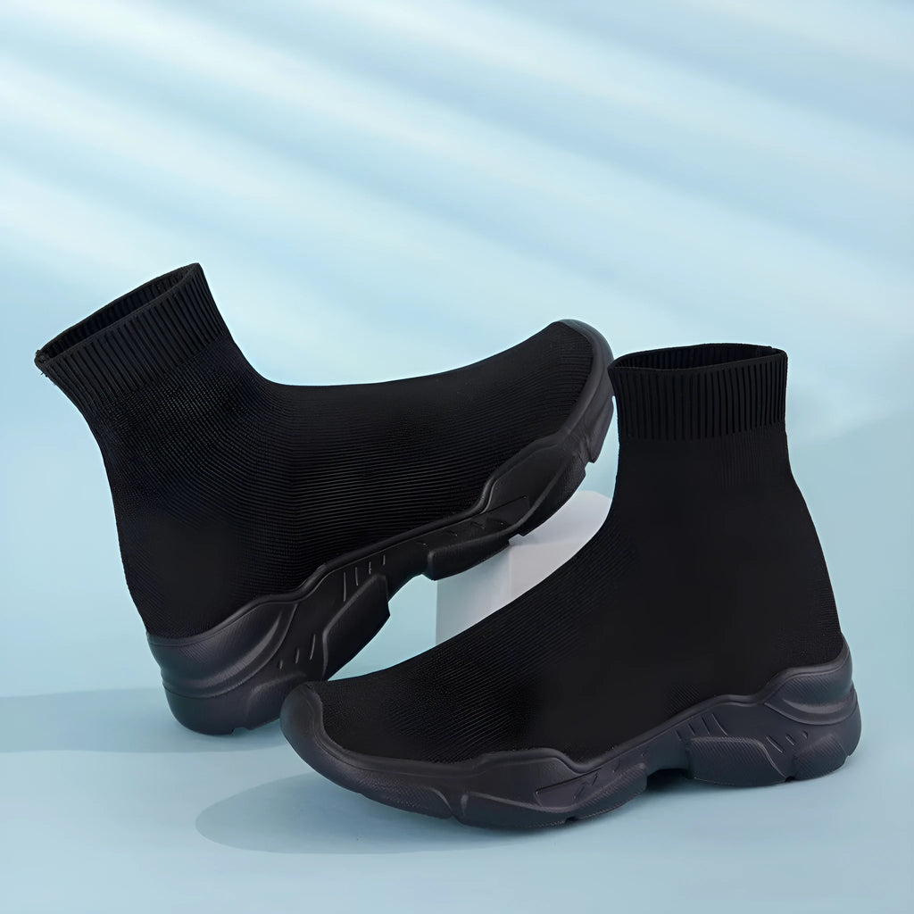 Thick-soled mid-top slip-on casual hiking shoes in black, fabric upper, round toe, cushioned sole