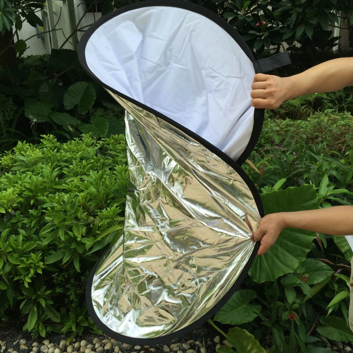5-in-1 folding reflector 110cm with gold silver white black and soft-light surfaces for studio fill light