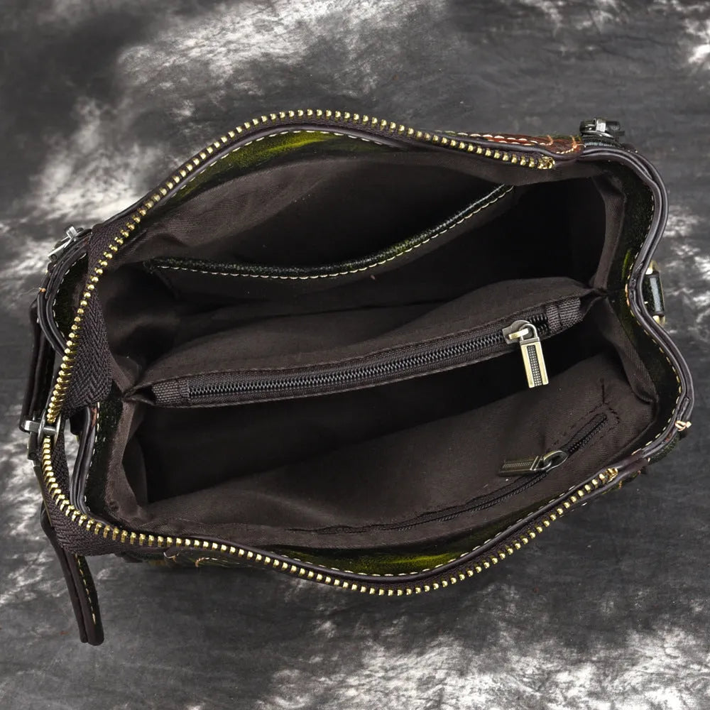 Genuine leather women's shoulder bag in square vertical model with multiple interior compartments