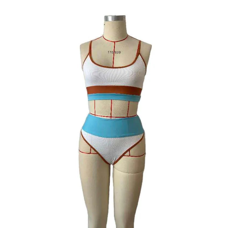 Women's solid colour one-piece swimsuit for swimming with quick-drying nylon fabric.