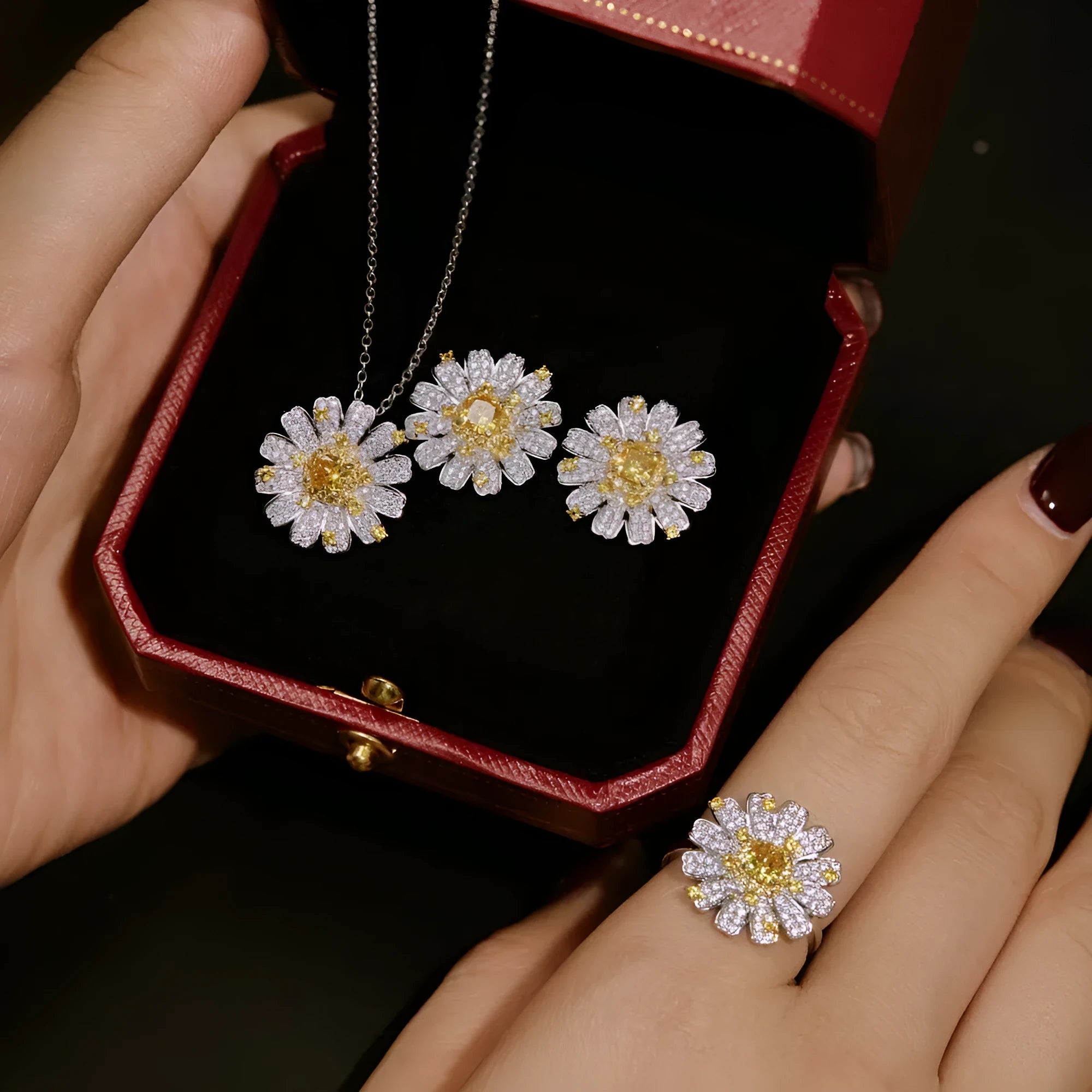 Women's 925 sterling silver ear studs with platinum colour and marigold-sunflower detail