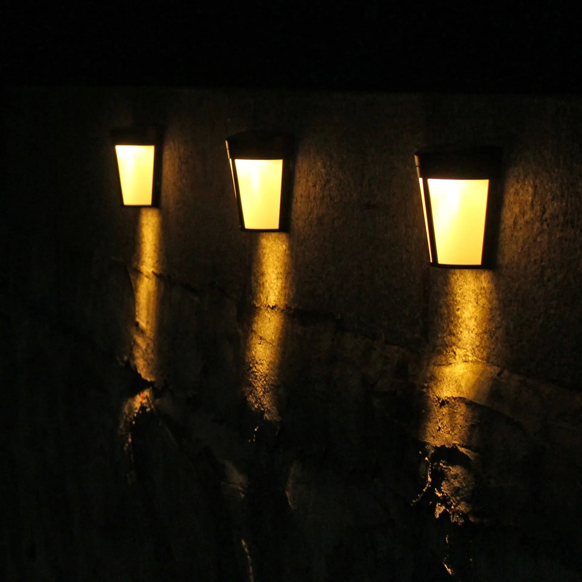 Solar wall lamp with 6 LED lights in IP65 waterproof housing for outdoor garden and courtyard illumination
