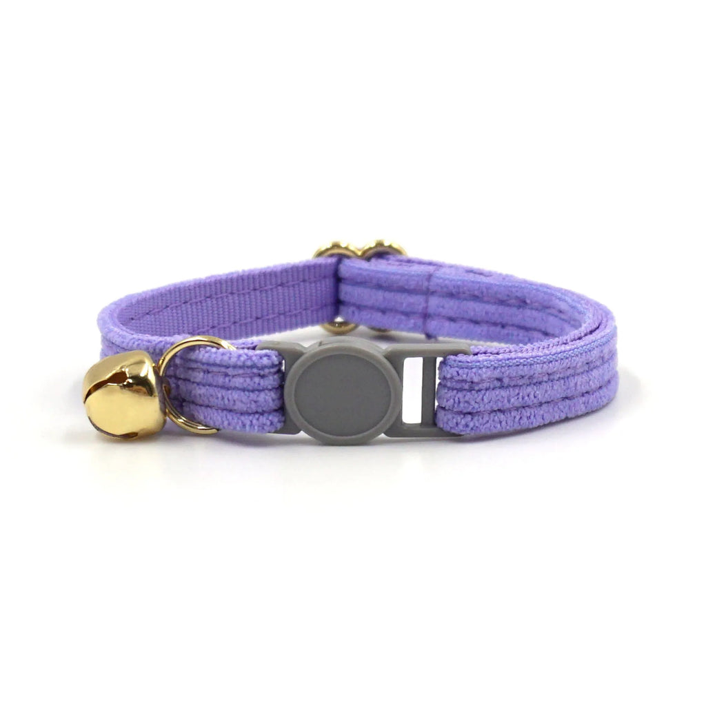 Cat collar with safety buckle and bell, available in corduroy or velvet, in multiple colours for small cats.