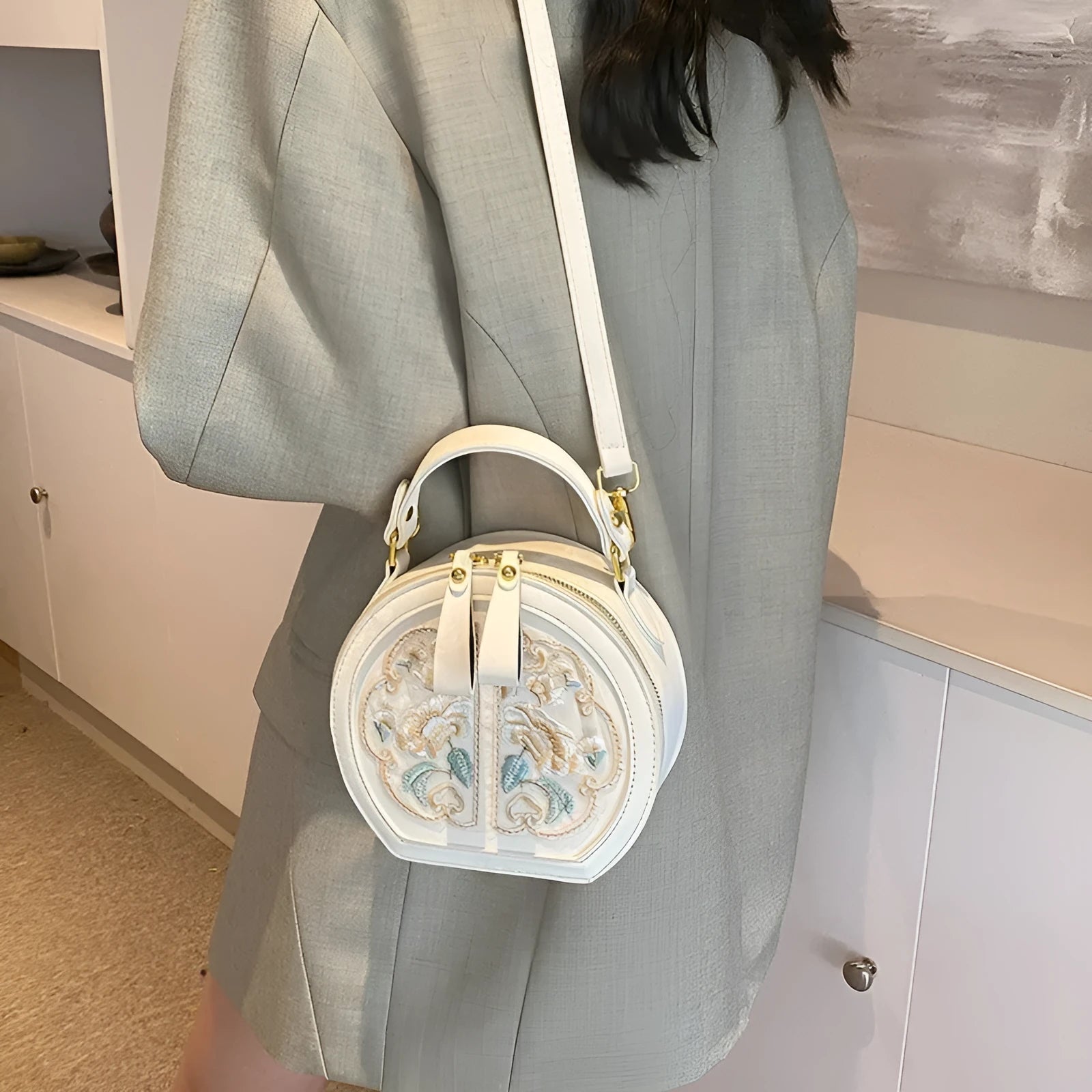 Chinese embroidery soft PU leather messenger bag with adjustable strap in horizontal square shape