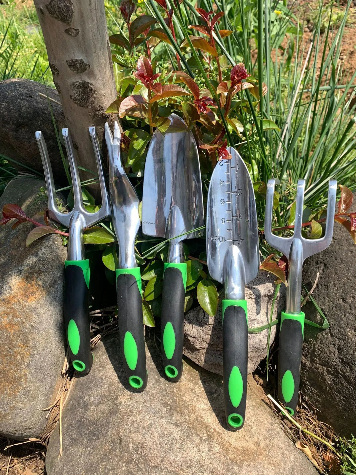 9-piece green aluminium alloy garden tool set with silicone two-colour handles for nursery seedling cultivation