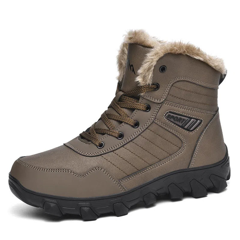 Men's fleece-lined snow boots in black with artificial PU upper and flat heel