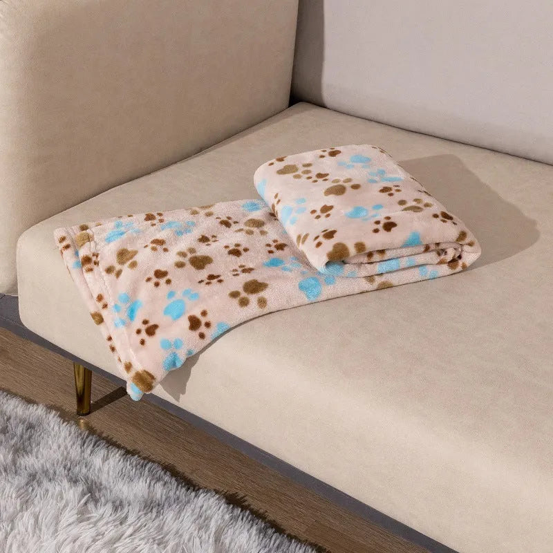 Double-sided dog blanket with cartoon pattern in blue dog design on polyester flannel material