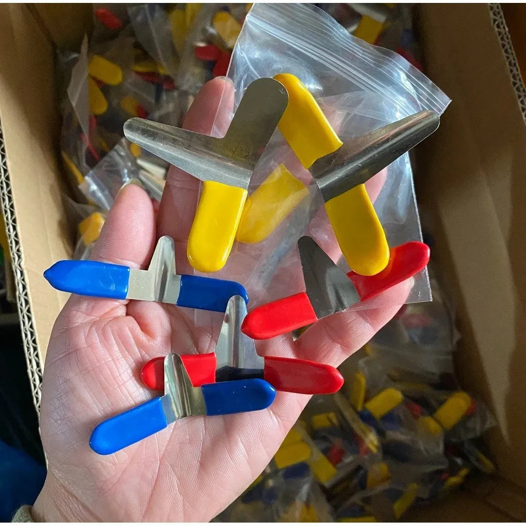 Stainless steel clip lock repair clips multipack in American style for household hardware.