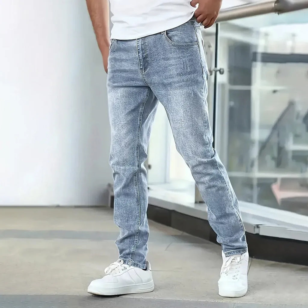 Men's stretch casual jeans in straight leg skinny fit with high elasticity cotton fabric