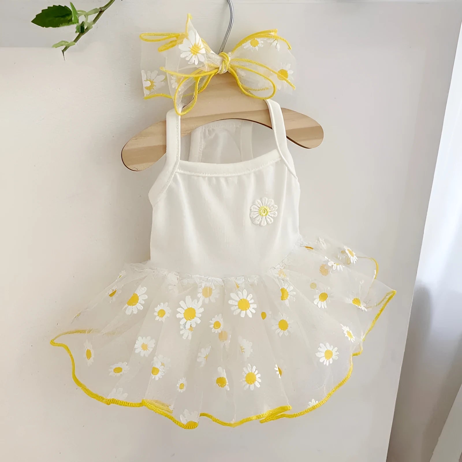 Yellow daisy print polyester dog summer clothes available in five sizes