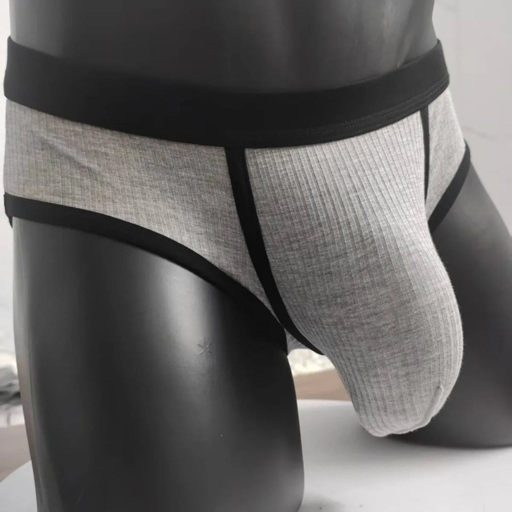 Men's solid-colour viscose U-shaped briefs in sizes M to 3XL on a white background.