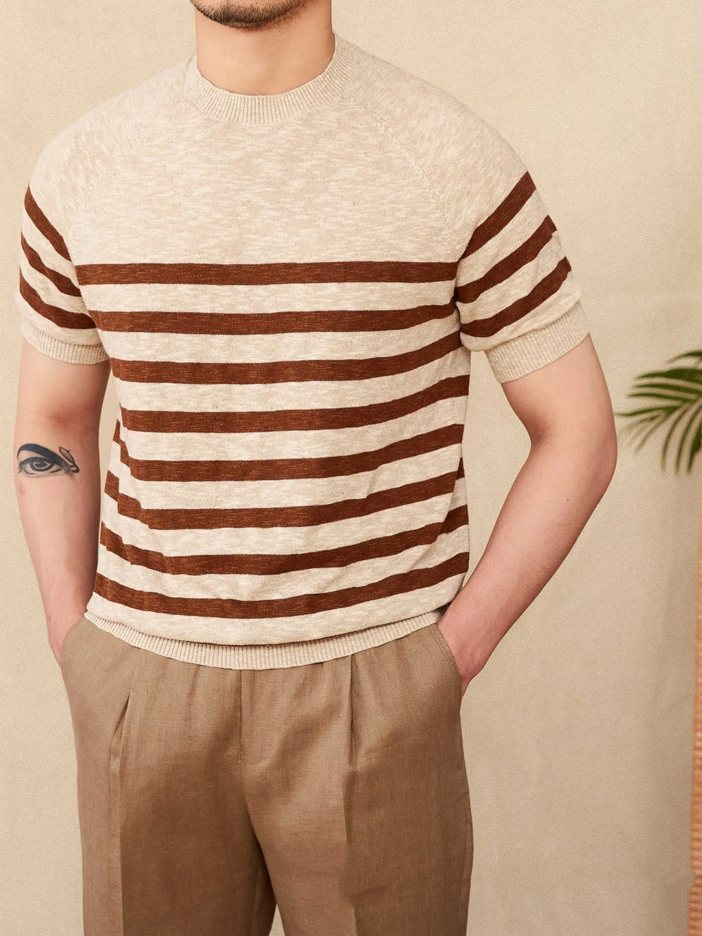 Men's striped linen cotton blend short sleeve t-shirt in round neck design