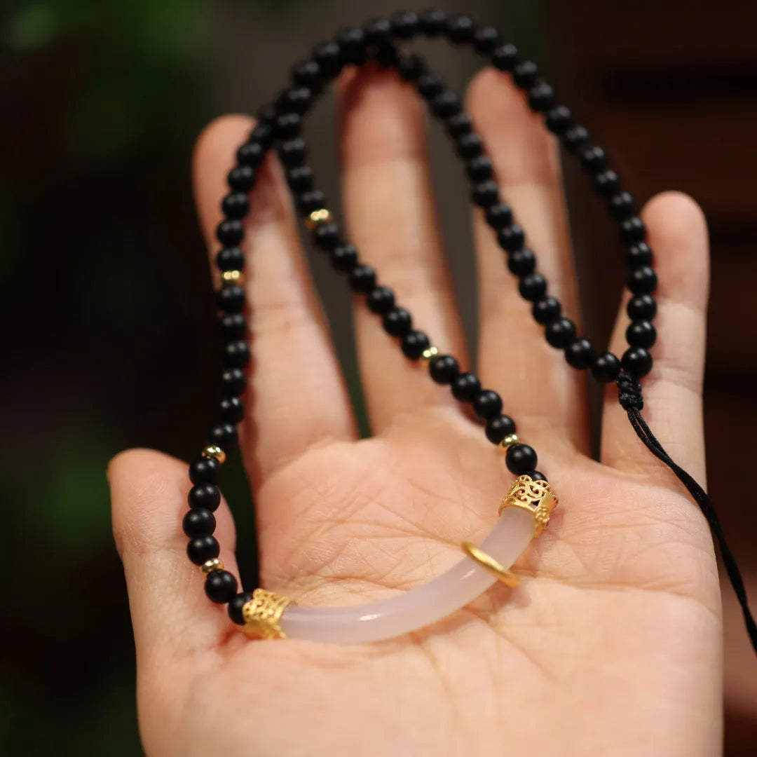 Natural frosted black agate white chalcedony necklace with 925 silver pendant and U-shaped Chinese design
