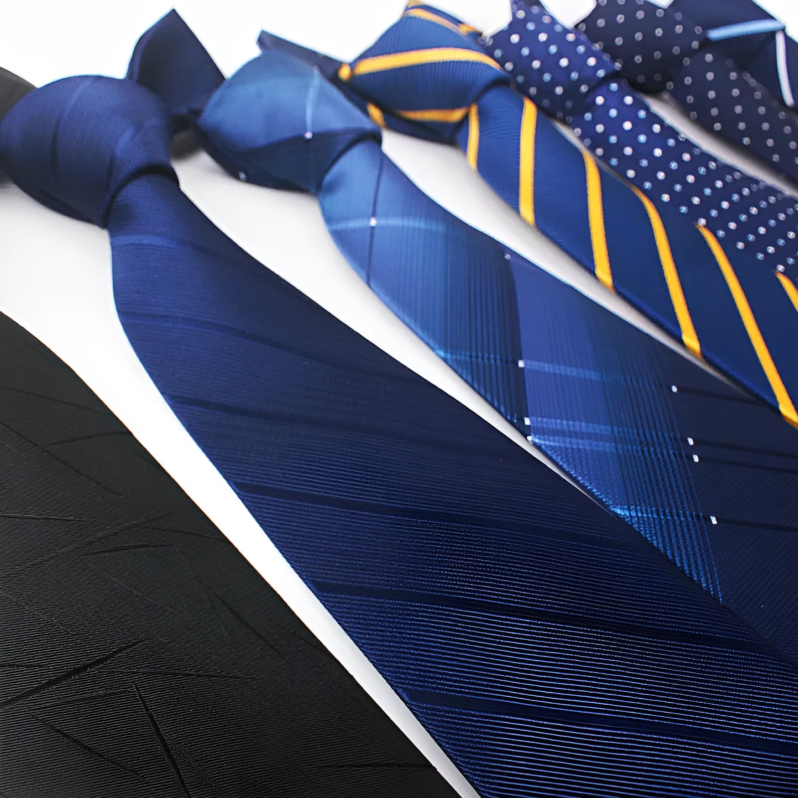 8cm wide red, black and blue striped polyester jacquard men's business tie.