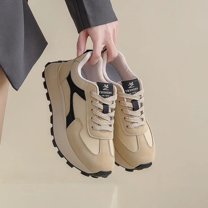 Women's low-top solid colour sports shoes with flat heel and lace-up front in Card Black, Khaki Red, and White Grey.