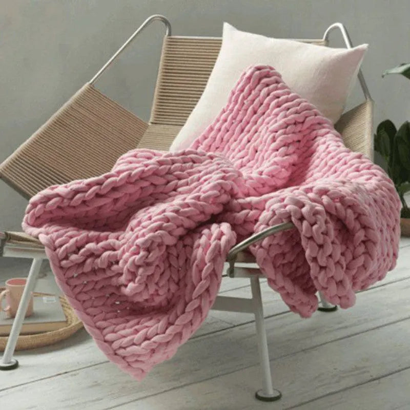 Hand-woven weighted blanket in chenille polyester, beige colour, 100x100cm size, with textured weave visible