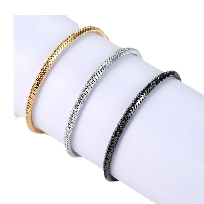 Stainless steel snake chain bracelet in geometric unisex style, electroplated finish, black colour option
