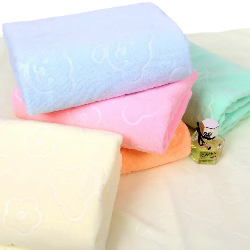 Microfiber bath and face towel with bear embossed design, 80% polyester 20% polyamide, 70x140cm and 35x75cm