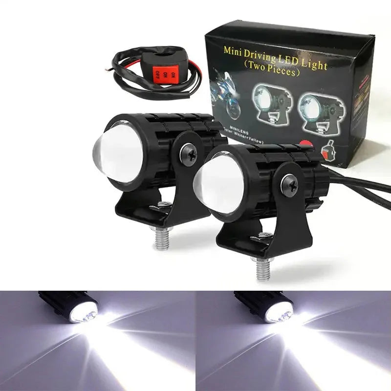 Aluminium and PC dual-lens motorcycle spotlight with white or yellow light, dimensions 6cm x 6cm x 7cm.