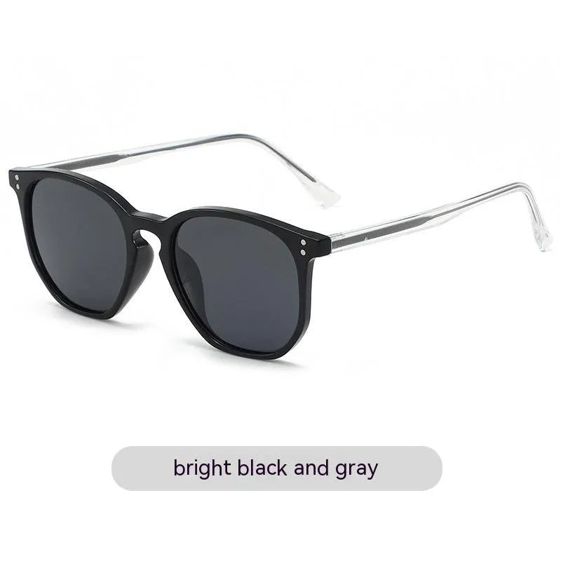Fashion polarised sunglasses with TAC lens in black and gray colour option
